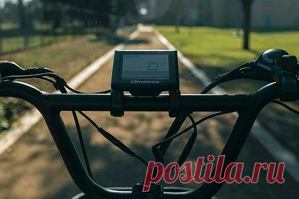 Турист попал под электровелосипед, впал в кому и получил штраф за нарушение ПДД. Американский турист попал под электровелосипед в Сиднее и получил штраф за нарушение правил дорожного движения. Пока мужчина боролся за жизнь после операции на головном мозге, местная полиция оштрафовала его на 86 долларов (7,5 тысячи рублей). Его супруге пришлось нанять адвоката, чтобы оспорить взыскание.