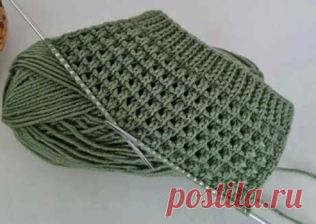 Плотный узор спицами с квадратиками Плотный узор спицами с квадратикамиРаппорт узора 2 петли и 4 ряда.Для вязания узора поворотными рядами необходимо набрать количество петель кратное 2 + 1 петля для симметрии + 2 кромочные петли&nbsp;(набрать нечетное количество петель).
Описание раппорта узора поворотными рядами:&nbsp;1...