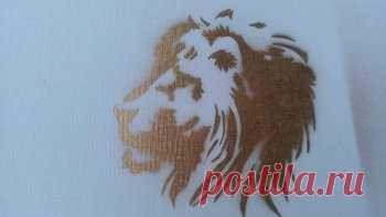 Учимся делать рисунки с помощью трафарета и спрея — Своими руками