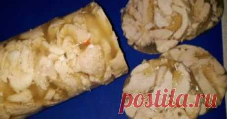 Куриный рулет в бутылке #пп Автор рецепта Ольга Чеканова Куриный рулет в бутылке #пп - пошаговый рецепт с фото. Наконец-то я решилась на этот рецепт!🤗 Уже давно хотела сделать, но всё время что-то мешало. А теперь думаю, что давно надо было решиться, очень простой рецепт и очень вкусный и деетический заменитель покупного куриного рулета или колбасы. А...