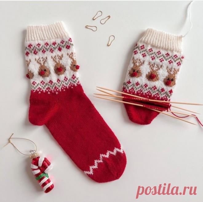 Носки с оленями, вяжем спицами