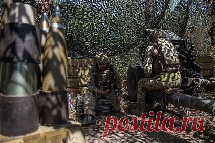 На Украине заявили о получении кассетных боеприпасов от США. Украина получила кассетные боеприпасы от США, но пока не применяла их. Об этом заявил бригадный генерал Вооруженных сил Украины (ВСУ) Александр Тарнавский. «Мы только что получили их, мы еще не использовали, но они могут радикально изменить [поле боя]», — сказал он. По словам генерала, это очень мощное оружие.