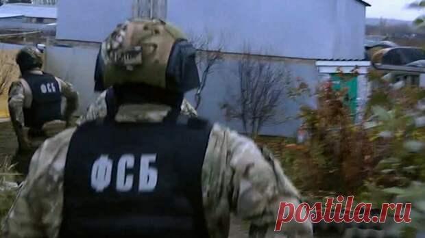 Украинские диверсанты в четверг утром проникли в приграничный район Брянской области, сообщил глава региона Александр Богомаз. По последней информации, они вошли в два села, идет бой. ФСБ подтвердила, что в приграничном районе проводится операция по уничтожению нарушителей госграницы. АСС собрал - 2 марта - 43755637676 - Медиаплатформа МирТесен