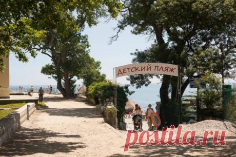 Где с ребенком в Крыму лучше. Куда поехать в Крым с ребенком | Сайт о путешествиях по миру. Travelinka.ru Где отдохнуть с ребенком в Крыму. Штормовое, Новоозёрное и Поповка. Куда в Крым с ребенком лучше ехать.