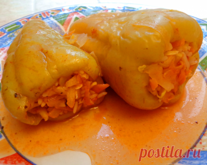 Перец, фаршированный овощами и рисом