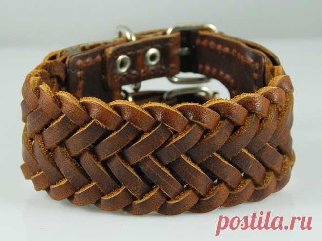 Такие, и не только, мужские браслеты, называются Cooperblack Imperiali. По ссылке http://kshop2.biz/P7PJH2/ их много разных, только цена у всех одинаковая 1990р. А так-то мэн любой доволен будет! Это ж просто - ВАУ, а не браслеты!