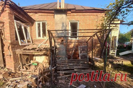 Гладков опубликовал сводку об атаках на Белгородскую область за сутки. Губернатор Белгородской области Вячеслав Гладков опубликовал сводку об атаках на регион за прошедшие сутки. Соответствующий пост он разместил в своем Telegram. Он отметил, что под обстрел попали села Безлюдовка, Графовка, Муром, Терезовка и Новая Таволжанка. В Белгородском районе сработала система ПВО.