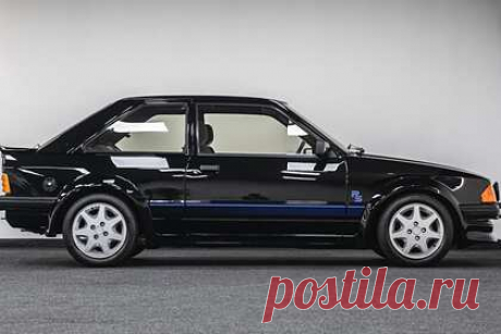 Автомобиль принцессы Дианы ушел с молотка за миллионы рублей. Автомобиль Ford Escort RS Turbo Series 1, которым управляла ныне покойная британская принцесса Диана, ушел с молотка за 851 тысячу долларов (более 51 миллиона рублей). Согласно данным аукциона, данная модель — последний автомобиль принцессы Уэльской, который принадлежал ей с 1985 по 1988 год.