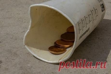 Женщина заставила детей попрошайничать и заработала состояние. Жительница Индии заработала 250 тысяч рупий (около 276 тысяч рублей), заставив своих детей попрошайничать. Впоследствии выяснилось, что она — член преступной сети профессиональных попрошаек, а ее семья владеет двухэтажным домом. Восьмилетнюю дочь женщины удалось поймать, ее передали работникам соцслужб.