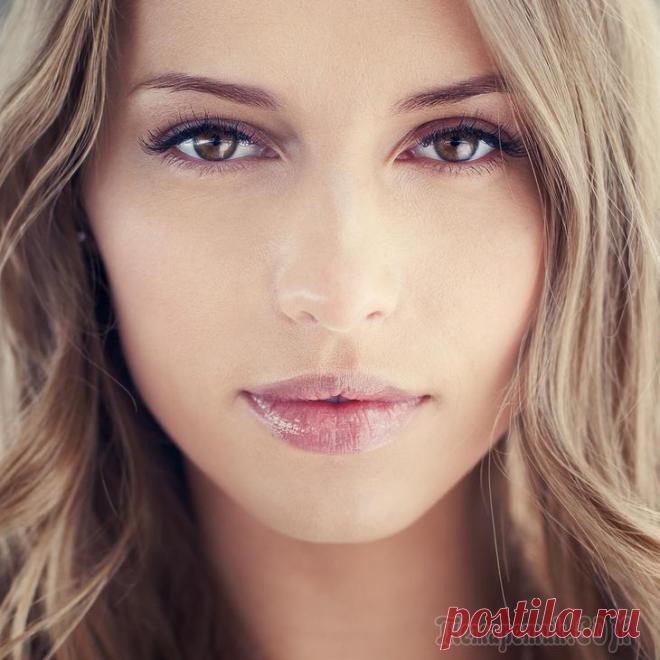 Макияж для блондинки с карими глазами — Лучшие идеи Такое необычное сочетание – натуральная блондинка с карими глазами (см. фото) встречается нечасто. Распорядиться этим подарком природы нужно с умом. Сегодня мы расскажем о видах макияжа, которые можно...