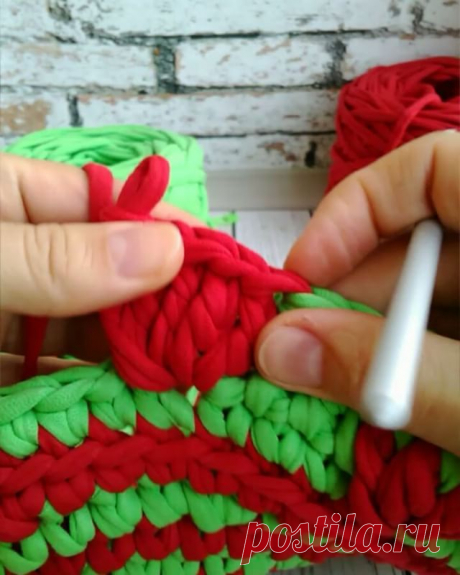 Корзинки из трикотажной пряжи в Instagram: «Назло календарю 🍓🍓🍓»