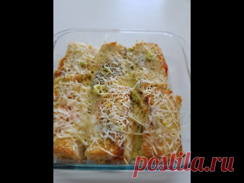 Рулетики из хлеба и колбасы в духовке