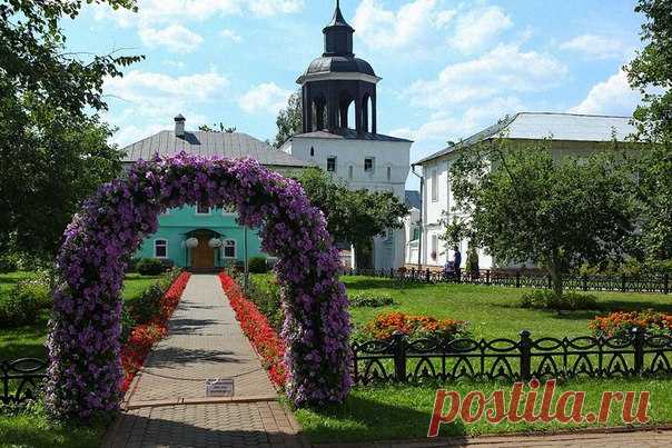 В Ярославле отметят 30-летие возрождения Свято-Введенской Толгской обители


http://twitregion.ru/v-yaroslavle-otmetyat-30-letie-v..