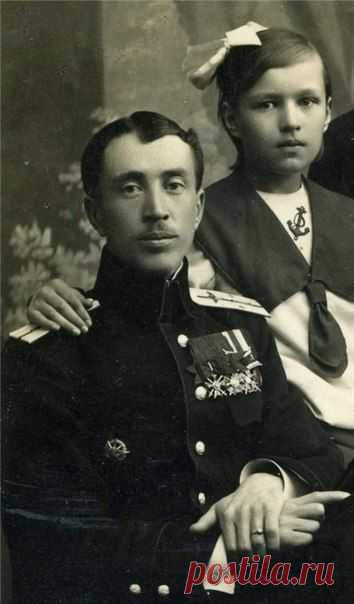 Военный летчик, подпоручик. / Историческая справка