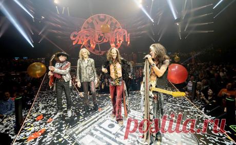 Aerosmith анонсировала прощальный тур после 50 лет на сцене. История Aerosmith, исполнителей I Don't Want To Miss A Thing, началась в 1970-х в Бостоне — теперь в этом городе будет одна из остановок в прощальном концертном туре группы. Всего запланировано около 40 выступлений в США и Канаде