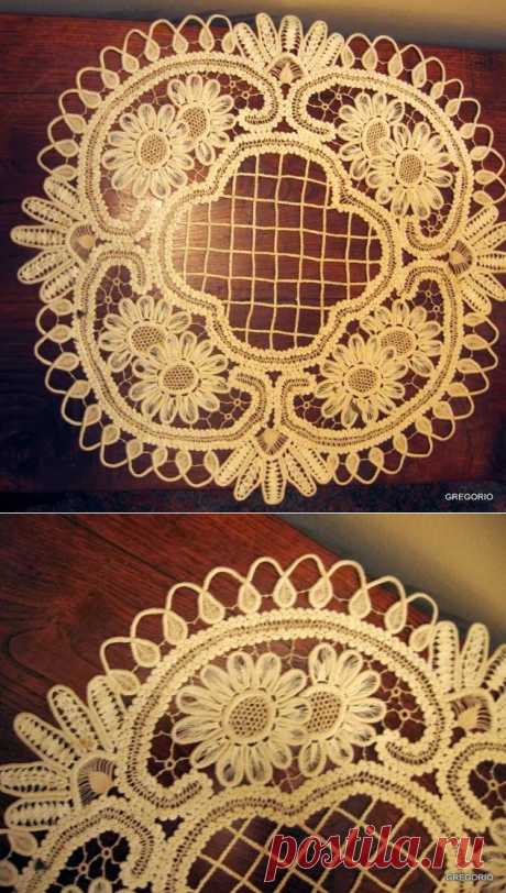Spieghiamo il MACRAME' RUMENO (Modelli  con Disegni): CENTRO QUADRATO con GIRASOLI