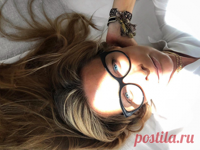 рулетом.
морковным - Ника Белоцерковская