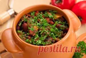 Горшочки с мясом, фасолью и грибами
