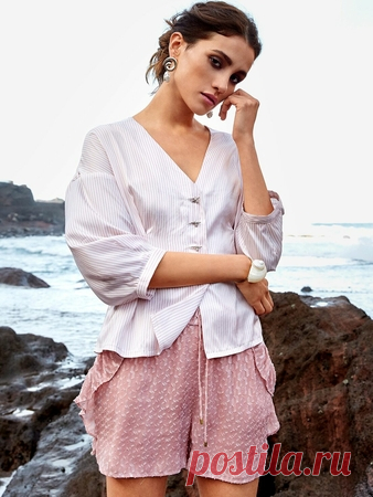 Блузка с пышными рукавами - выкройка № 113 B из журнала 5/2019 Burda – выкройки блузок на Burdastyle.ru