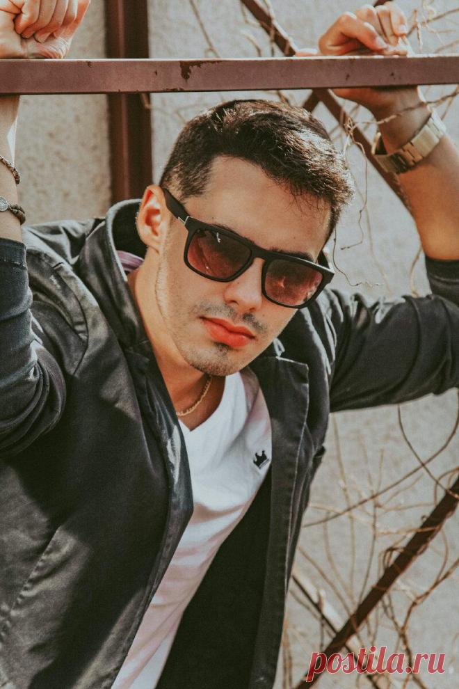 Обесценивание со стороны психопата и нарцисса
В очередной раз вам сегодня напомню про ключевые этапы взаимодействия с психопатами и нарциссами, вот эти три главных этапа: «Идеализация-Обесценивание-Утилизация». На этапе идеализации деструктивный партнер очаровывает, активно влюбляет в себя, привязывает к себе. Потом обесценивает, пользуется ресурсами своего объекта. А когда видит его...
Читай дальше на сайте. Жми подробнее ➡