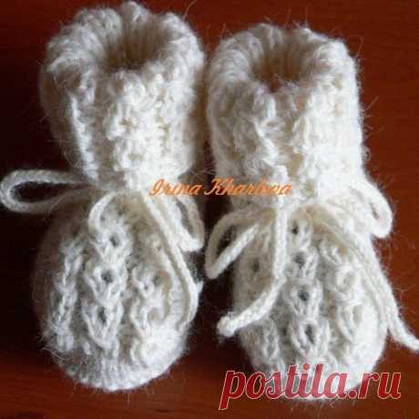 Пинетки #пинетки #вяжутнетолькобабушки #вязаниеспицами #вязаниеназаказ #babysbootees #knitting #loveknitting #irinakharlova #вяжупродаю #принимаюзаказы #подарок #новорожденным #baby
