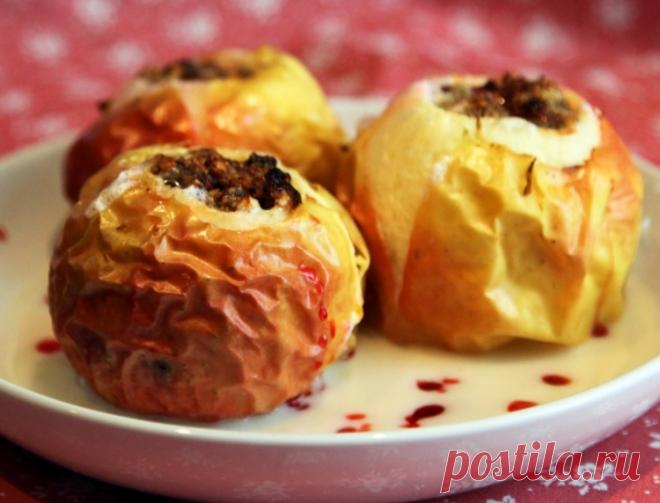 Запеченные яблоки в духовке / Простые рецепты