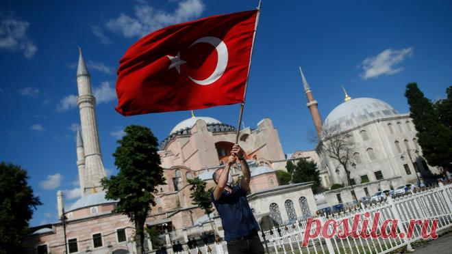 Власти Турции призвали людей не портить бюллетени на выборах. Турецких граждан призвали не поддаваться манипуляциям, которые направлены на аннулирование голосов за счет ненадлежащего заполнения бюллетеней. Об этом сообщил турецкий Центр по борьбе с дезинформацией при администрации турецкого ...