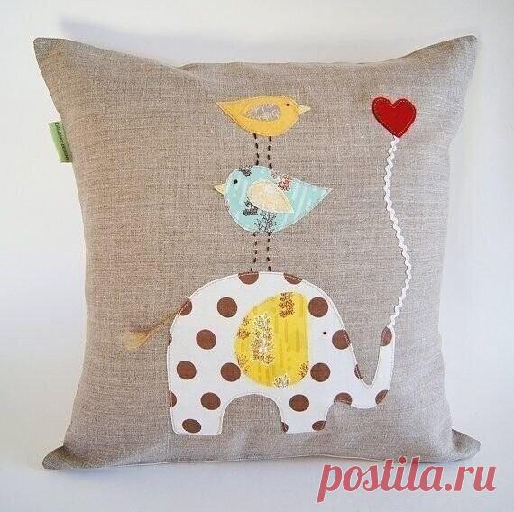 Симпатичные подушечки в детскую. Вдохновляемся.
