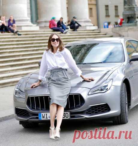 12 способов носить мужскую рубашку, как настоящая леди
Коко Шанель сделала женщинам немало ценных подарков, среди которых — удобная рубашка мужского фасона. Сегодняшние тренды, такие как оверсайз, акцентные рукава и легкая расслабленность, позволяют носить и непосредственно мужскую сорочку, подобрав модель на пару размеров больше, чем вы обычно носите. Она красиво смотрится на хрупких и полных...
Читай дальше на сайте. Жми подробнее ➡