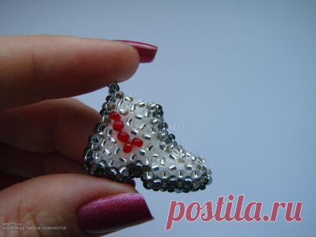 Ботиночек из бисера Всё из бисера и о бисере плетём и вышиваем. Учимся плести и вышивать бисером, уроки и техники бисероплетения, мастер классы, схемы для вышивания бисером