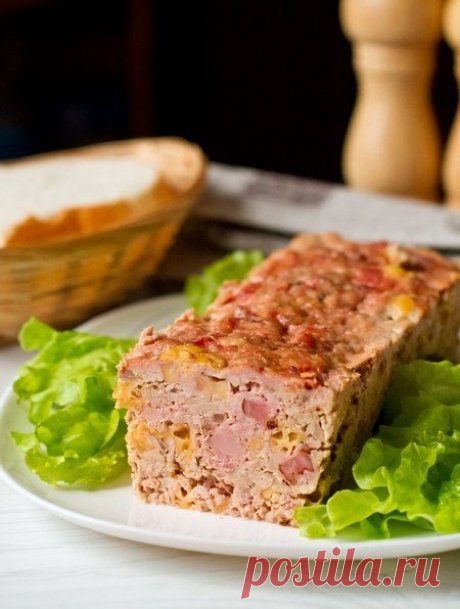 МЯСНОЙ РУЛЕТ С СЫРОМ И ВЕТЧИНОЙ.