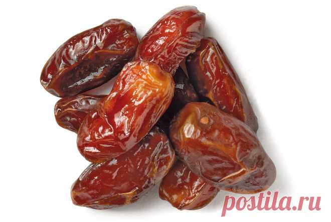 Питаясь только финиками и водой, можно прожить несколько лет. Финики— удивительный плод, которому во многих странах приписывают свойства укреплять здоровье и продлевать жизнь. Говорят, что в Китае есть долгожители, основой питания которых служат исключительно финики. Во всяком случае, это очень полезный продукт, и многие диетологи рекомендуют употреблять его вместо сладкого. Кроме того, финики со стародавних