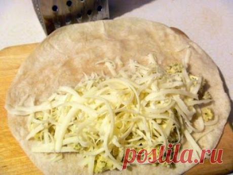 Кесадилья с сыром и яйцами — быстрый и очень вкусный завтрак