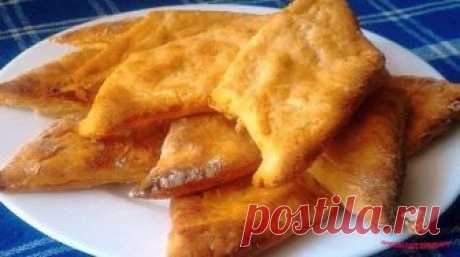 ШВИЛЬПИКАЙ - очень вкусные треуольнички из вчерашней картошки! Блюдо на УРА! Если я не ошибаюсь. то это литовская кухня. Я готовлю швильпикай довольно часто, особенно выручает меня. когда с вечера остается пюре или отварной картофель