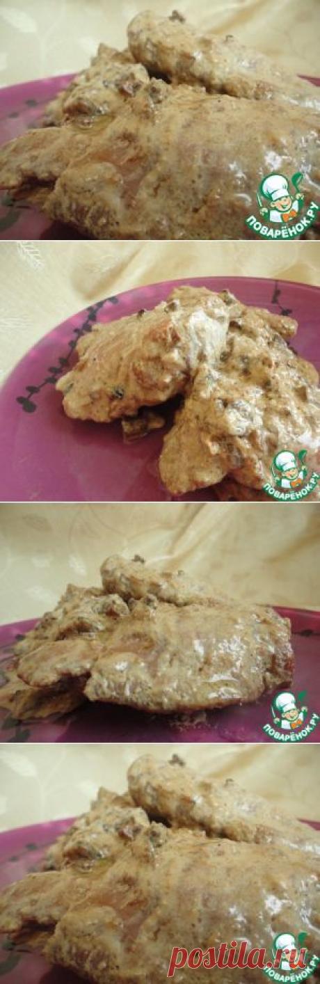 Куриные бедра тушеные под сливочно-грибным соусом - кулинарный рецепт