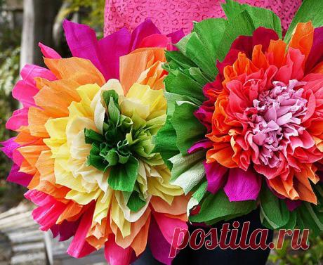 Яркий цветок из бумаги своими руками.