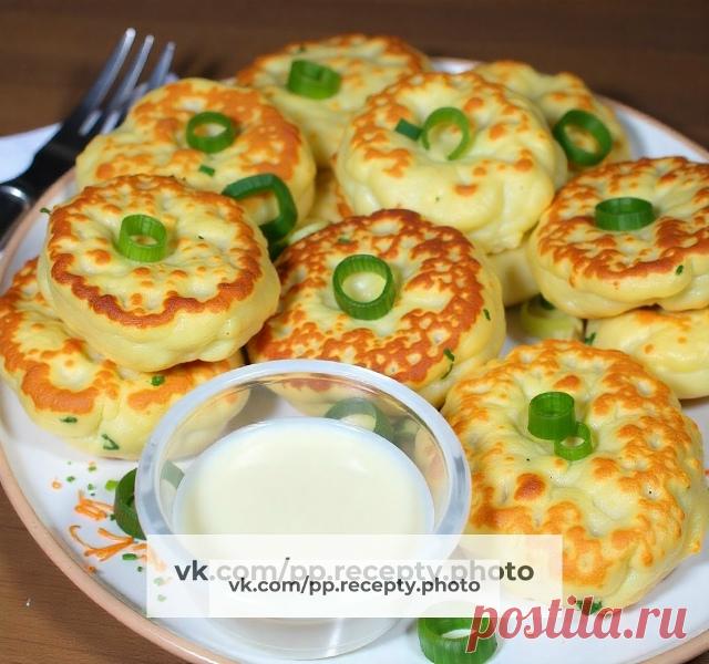 Пост на стене Перекус — 🥚 Очень ленивые пирожки с яйцом и зелёным луком за 5 минутСытный белковый перекус из самых простых продуктов: быстро, без масла и с бонусом клетчатки для похудения.Ингредиенты (на ~4 пирожка):🥄 Яйца куриные варёные — 150 г (3 шт.)🥄 Яйцо куриное сырое — 50 г (1 шт.)🥄 Лук зелёный — 30 г🥄 Мука цельнозерновая пшеничная — 25 г🥄 Псиллиум (дополнительная порция клетчатки для сытости и чтобы ЖКТ работал как следует,...