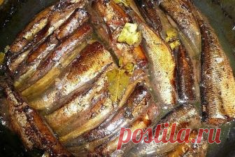 Тушеная рыбка: ни капли не отличимо от магазинных шпрот Скажу сразу, по вкусу получается ну ни капли не отличимо от магазинных шпрот!