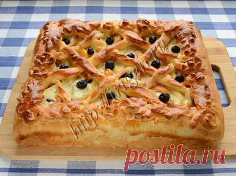 Дрожжевой пирог с яблоками и абрикосами