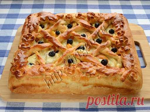 Дрожжевой пирог с яблоками и абрикосами