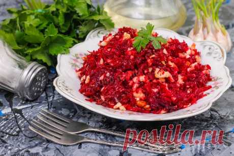 Свекла с чесноком и грецким орехом рецепт с фото пошагово - 1000.menu