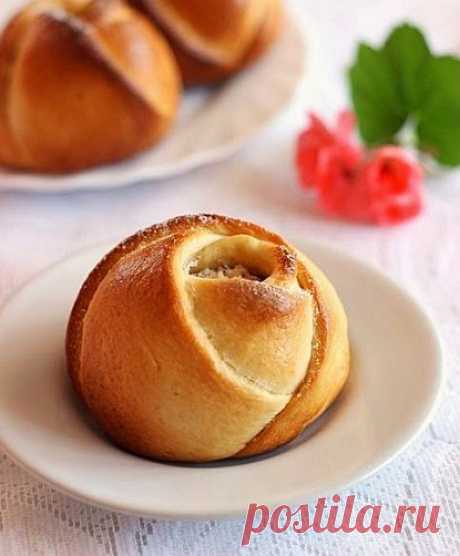 Очень вкусная выпечка в форме розочек к вашему столу