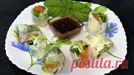 Спринг роллы ( Весенние роллы ) из рисовой бумаги с семгой.