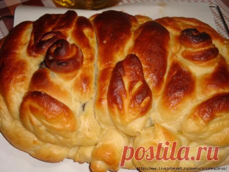 пирог с маково-ореховой начинкой .