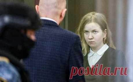 Суд продлил на полгода арест Дарье Треповой. Второй Западный окружной военный суд на выездном заседании в Санкт-Петербурге продлил до 18 апреля 2024 года арест Дарье Треповой по делу о теракте в кафе Петербурга, в результате которого погиб военкор Владлен Татарский (Максим Фомин), сообщает ТАСС.