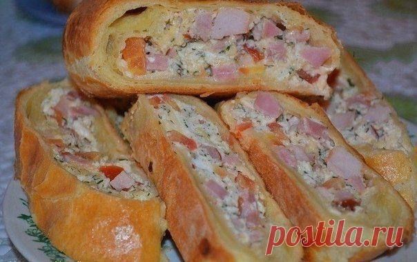 Рулет из слоеного теста с начинкой