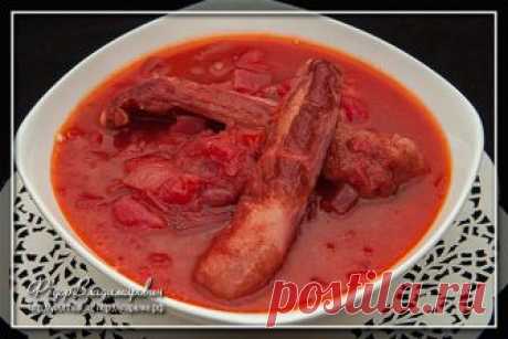 Флотский борщ 




Знаменитый флотский борщ.

На кораблях и судах мясо было в виде солонины и копченостей, поэтому для приготовления борща используются именно копченое мясо.

Еда в море должна быть очень сытной — д…