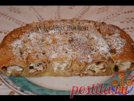 Блинный пирог с творогом, изюмом и грецкими орехами.