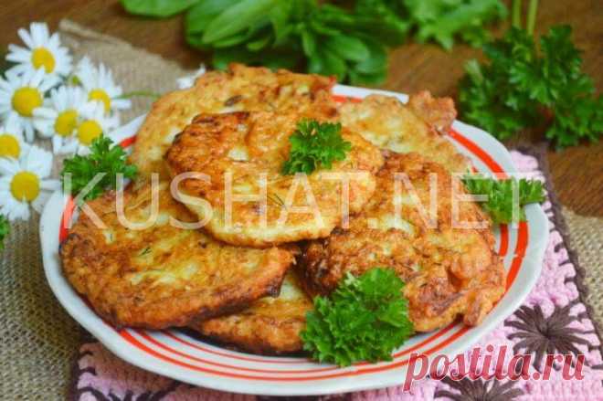 Оладьи из кабачков с сыром. Пошаговый рецепт с фото - Кушать нет Сегодня я хочу показать вам, как приготовить оладьи из кабачков с сыром – пошаговый рецепт. А теперь давайте посмотрим, как приготовить простые и вкусные оладьи из кабачков с сыром.