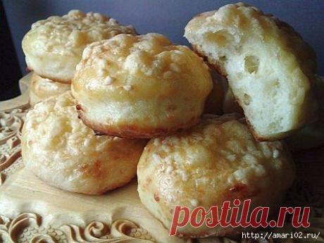 Пышные булочки с брынзой..